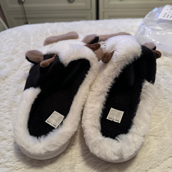 cute black cow slippers BRAND NEW!! - Picture 2 of 6